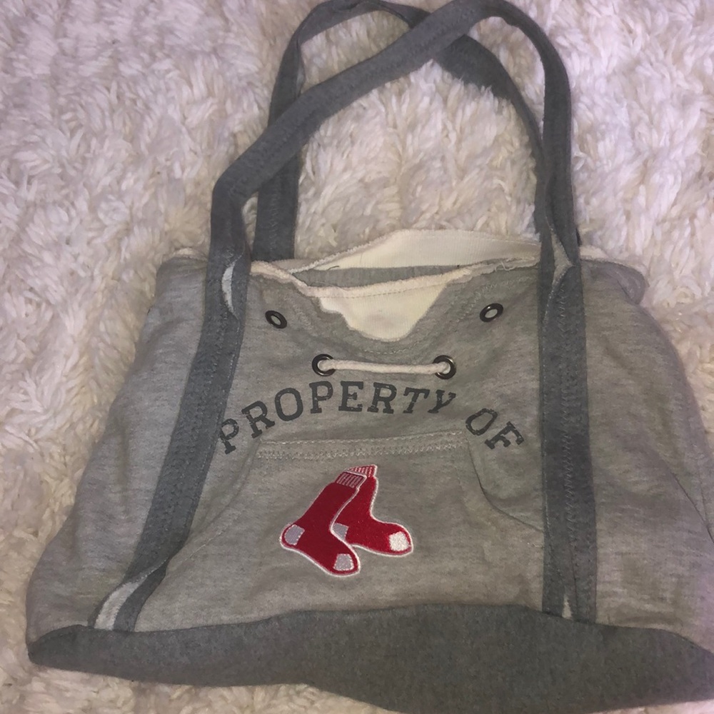 Casual sweatshirt Red Sox bag!
